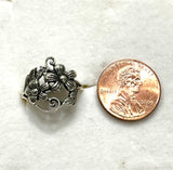 Flower ring with leaves around